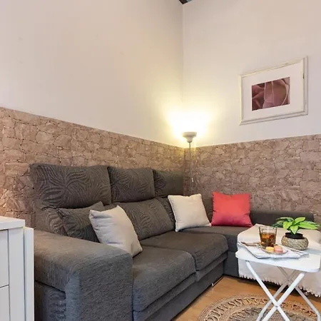 Corral De La Alameda Apartman *